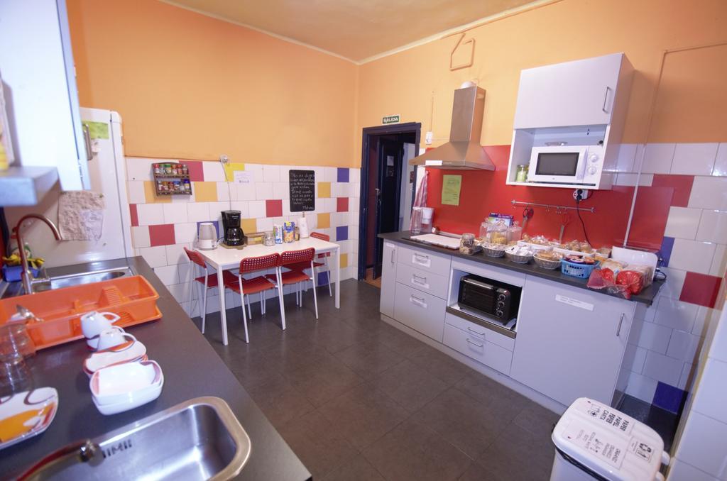Hostel Hemingway Pamplona Bagian luar foto